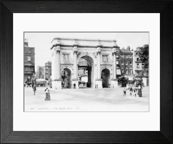 Framed Print : Marble Arch, Oxford Street, London W1 Framed Print : Marble Arch, Oxford Street, London W1
