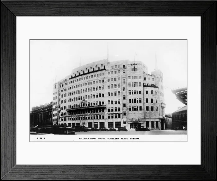 Framed Print : BBC Broadcasting House, London W1 Framed Print : BBC Broadcasting House, London W1