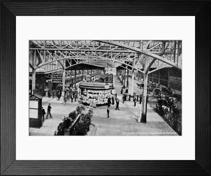Framed Print : Platform scene at Marylebone Station, London Framed Print : Platform scene at Marylebone Station, London