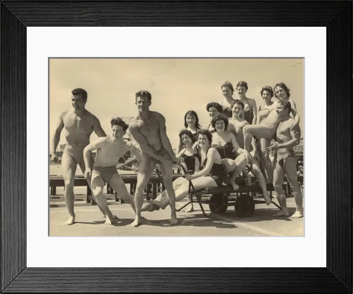Framed Print : Aquashow - Sychronised Swimming Show Participants Framed Print : Aquashow - Sychronised Swimming Show Participants