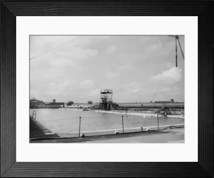 Framed Print : Rhyl, Denbighshire, Flintshire, Wales - Open-air pool Framed Print : Rhyl, Denbighshire, Flintshire, Wales - Open-air pool