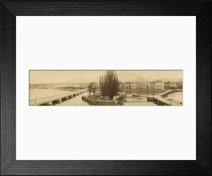 Framed Print : Geneva - Mont Blanc Bridge and Ile Jean-Jacques Rousseau Framed Print : Geneva - Mont Blanc Bridge and Ile Jean-Jacques Rousseau