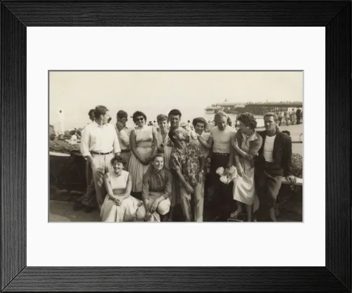 Framed Print : Aquashow Sychronised Swimming Team - Bournemouth - relaxing Framed Print : Aquashow Sychronised Swimming Team - Bournemouth - relaxing