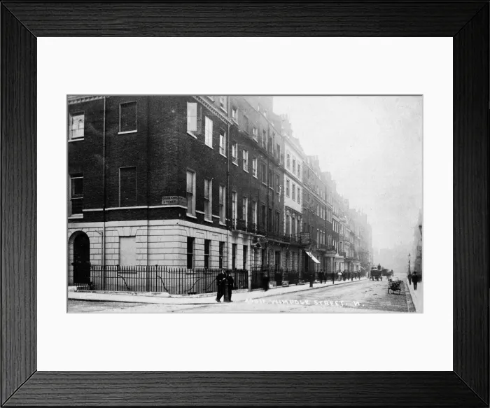 Framed Print : Wimpole Street and Queen Anne Street, London W1 Framed Print : Wimpole Street and Queen Anne Street, London W1