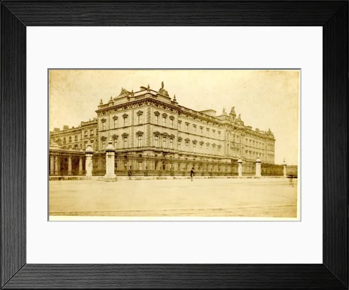 Framed Print : Buckingham Palace, London Framed Print : Buckingham Palace, London