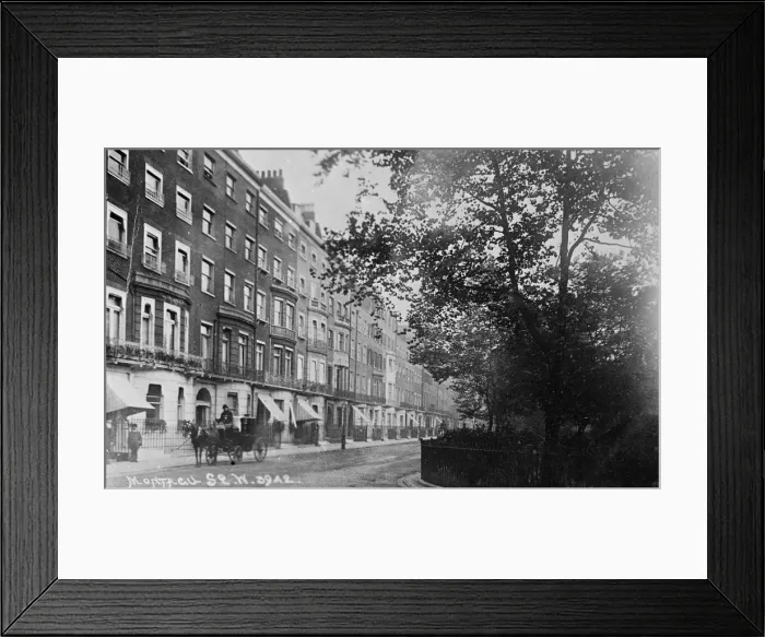 Framed Print : Montagu Square, Marylebone, London W1 Framed Print : Montagu Square, Marylebone, London W1