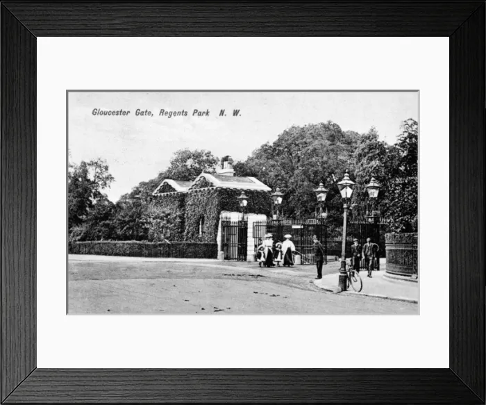 Framed Print : Gloucester Gate, Regents Park, London Framed Print : Gloucester Gate, Regents Park, London