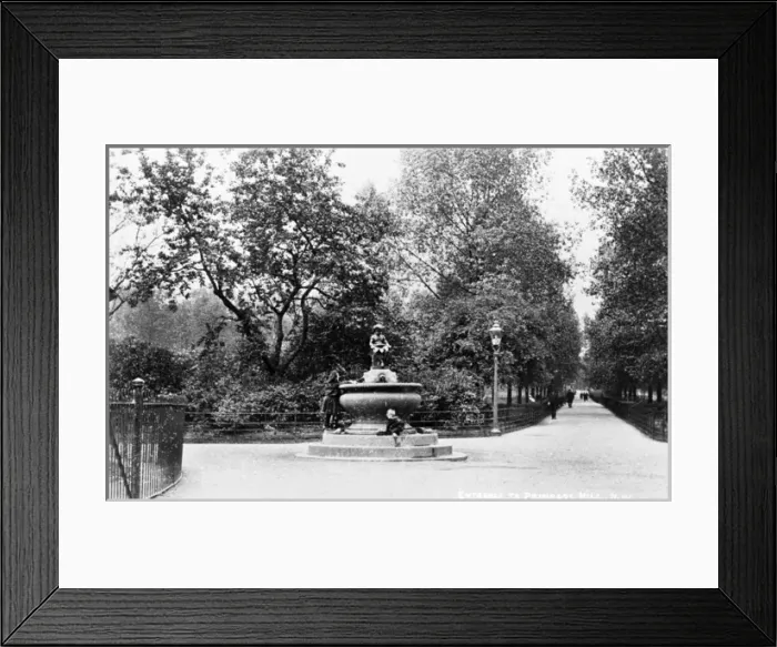 Framed Print : Entrance to Primrose Hill, NW London Framed Print : Entrance to Primrose Hill, NW London