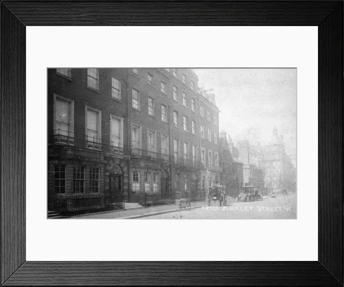 Framed Print : Harley Street and Marylebone Road, London Framed Print : Harley Street and Marylebone Road, London
