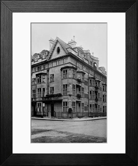 Framed Print : Wimpole Street and New Cavendish Street, London Framed Print : Wimpole Street and New Cavendish Street, London