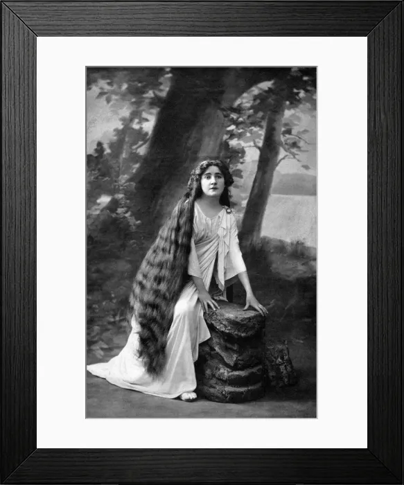 Framed Print : Aline Vallandri Framed Print : Aline Vallandri