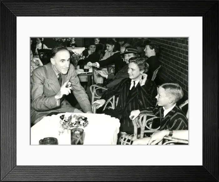 Framed Print : Evacuees in Africa Framed Print : Evacuees in Africa