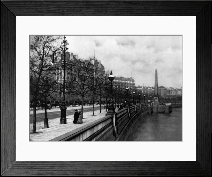 Framed Print : London / Embankment Framed Print : London / Embankment