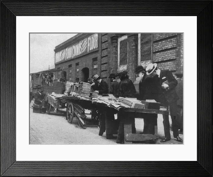 Framed Print : Farringdon Rd Bookstall Framed Print : Farringdon Rd Bookstall