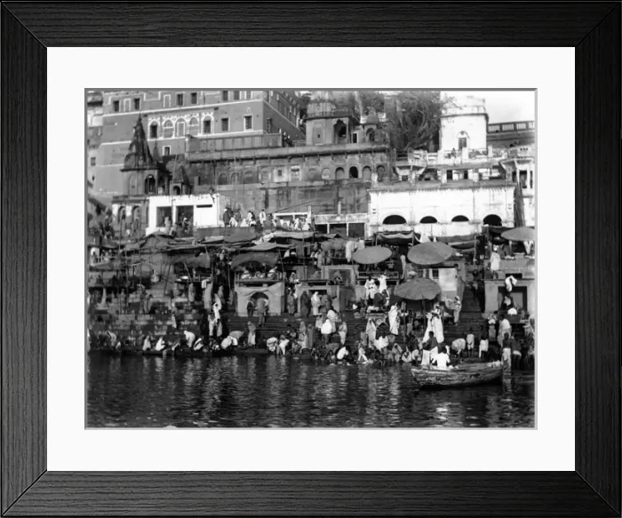 Framed Print : Varanasi (Bathers) Framed Print : Varanasi (Bathers)