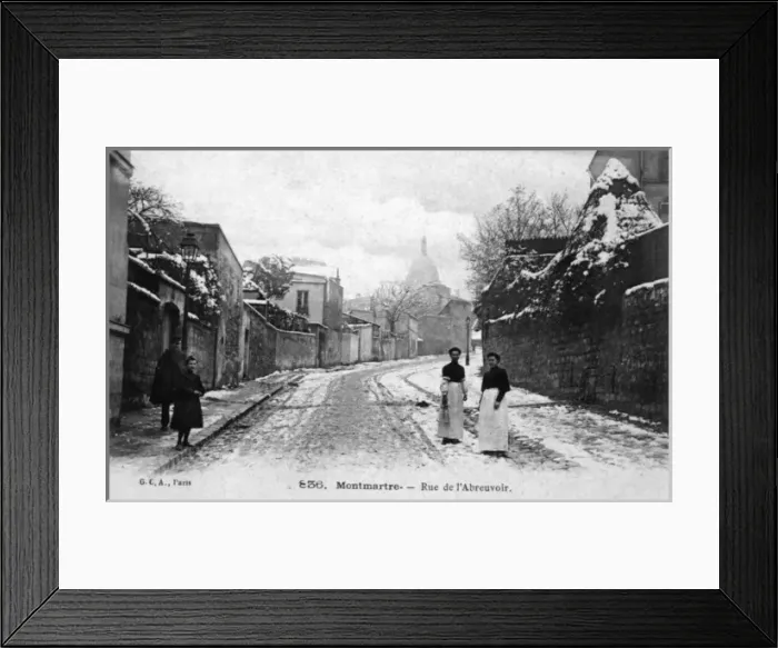 Framed Print : Montmartre in Winter Framed Print : Montmartre in Winter