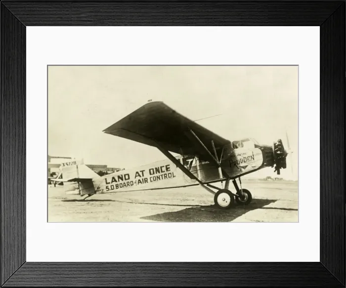 Framed Print : LAND AT ONCE Framed Print : LAND AT ONCE