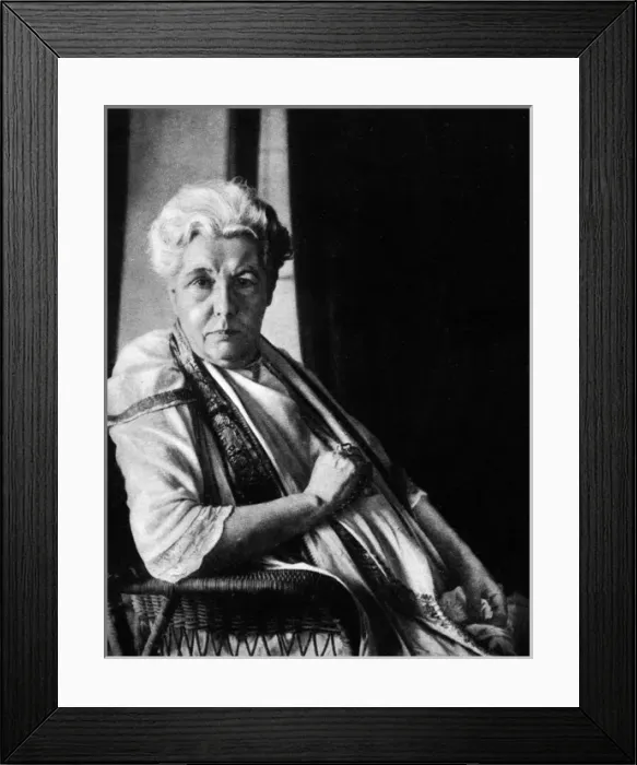Framed Print : Annie Besant in 1920 Framed Print : Annie Besant in 1920