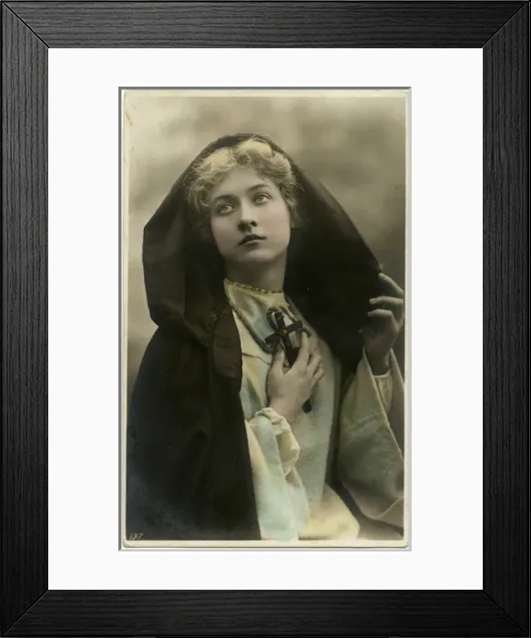 Framed Print : Maud Fealy - American stage and silent film actress Framed Print : Maud Fealy - American stage and silent film actress