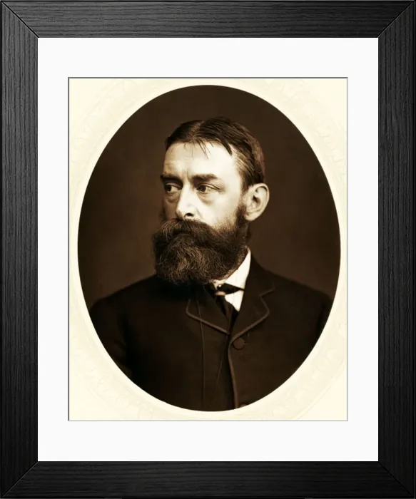 Framed Print : Poynter (Photo) Framed Print : Poynter (Photo)