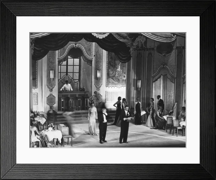 Framed Print : Hotel Foyer Fashions Framed Print : Hotel Foyer Fashions