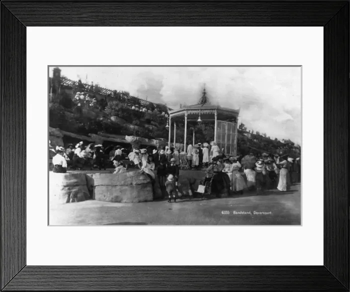 Framed Print : Dovercourt / Essex 1909 Framed Print : Dovercourt / Essex 1909