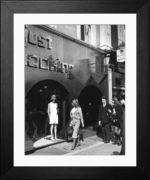 Framed Print : KINGs ROAD, 60 S Framed Print : KINGs ROAD, 60 S