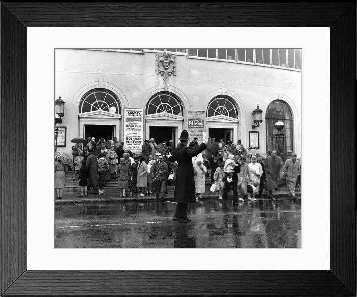 Framed Print : Leaving Hastings Theatre Framed Print : Leaving Hastings Theatre