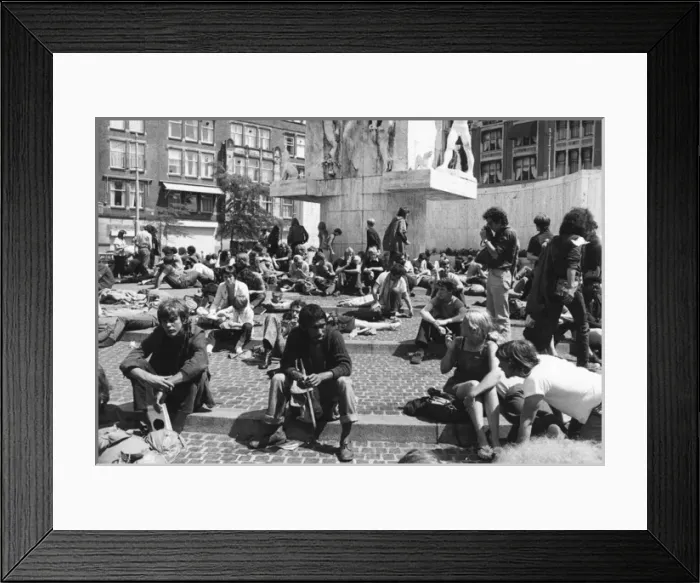 Framed Print : Social / Amsterdam Square Framed Print : Social / Amsterdam Square