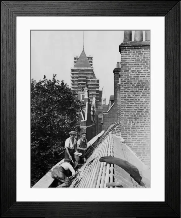 Framed Print : Tiling the Temple Roof Framed Print : Tiling the Temple Roof