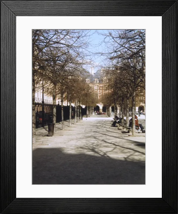 Framed Print : Paris / Place Des Vosges Framed Print : Paris / Place Des Vosges