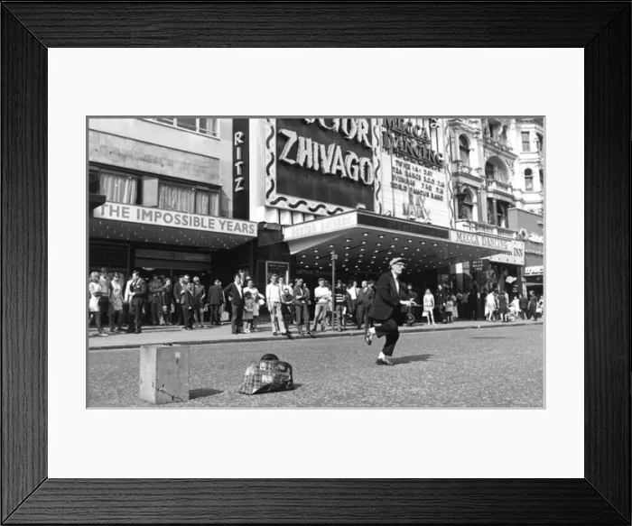 Framed Print : Street Entertainer Framed Print : Street Entertainer
