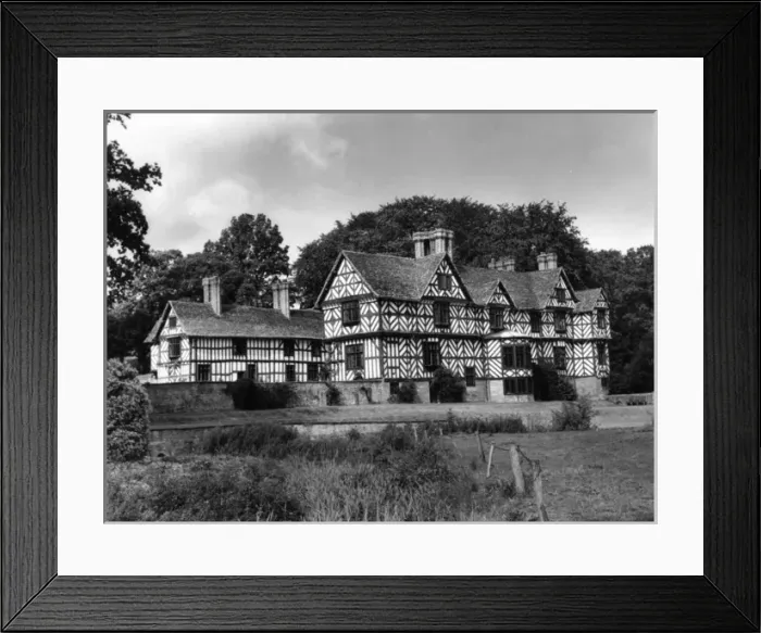 Framed Print : Elizabethan Mansion Framed Print : Elizabethan Mansion