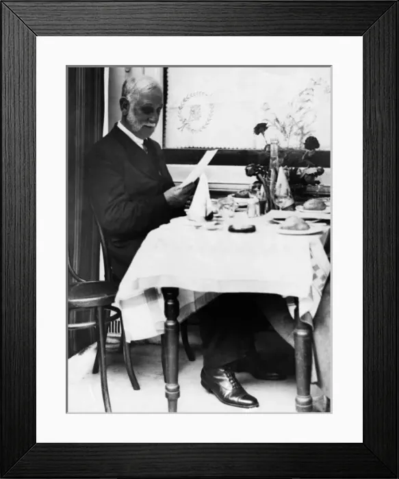 Framed Print : George Lansbury Dines Framed Print : George Lansbury Dines