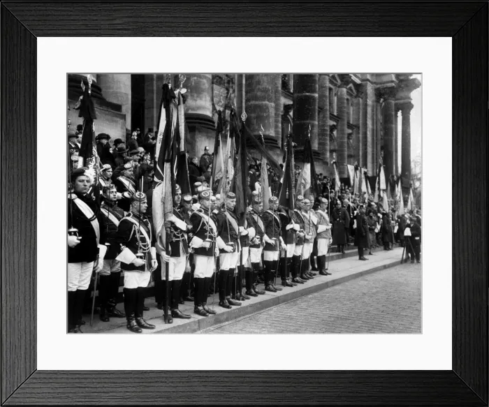 Framed Print : Students at Reichstag Framed Print : Students at Reichstag