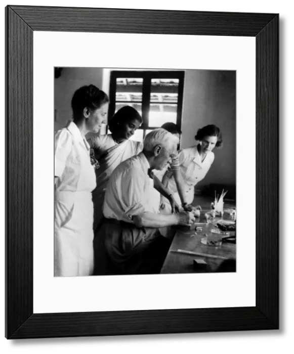 Framed Print : Alexander Fleming (Demo) Framed Print : Alexander Fleming (Demo)