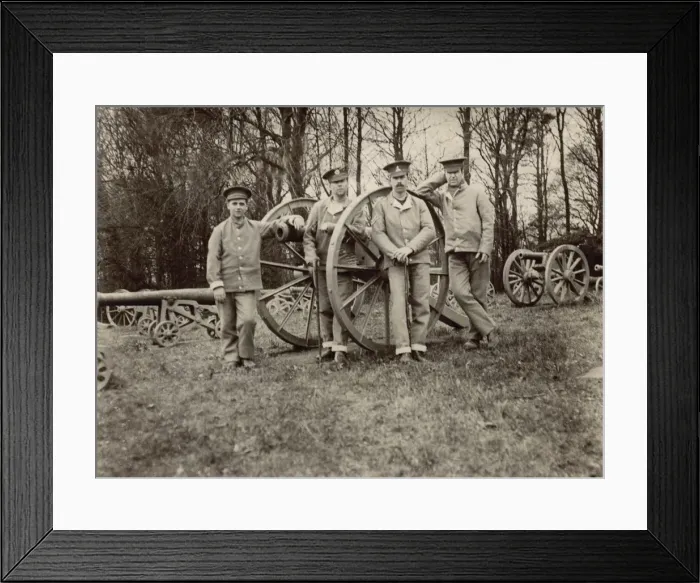 Framed Print : British patients with Quex cannon collection Framed Print : British patients with Quex cannon collection