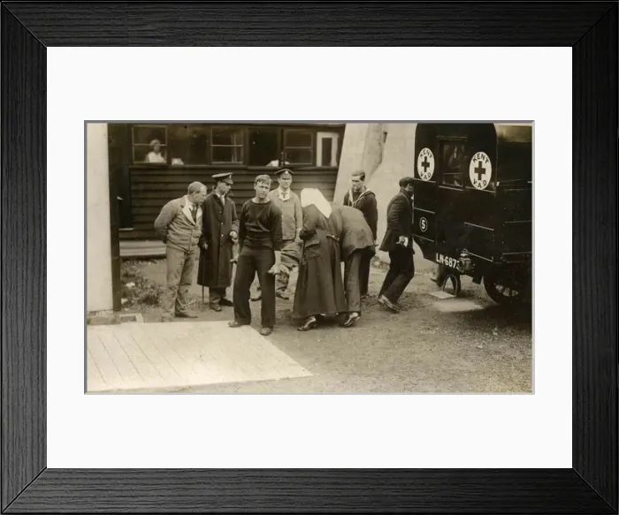 Framed Print : Kent VAD ambulance at Ramsgate Town Station Framed Print : Kent VAD ambulance at Ramsgate Town Station