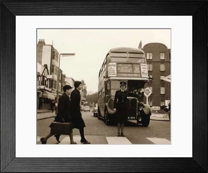 Framed Print : Woman police officer on traffic duty, London Framed Print : Woman police officer on traffic duty, London