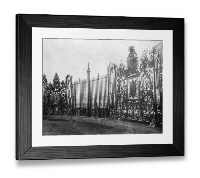 Framed Print : Ironwork railings at Hampton Court Framed Print : Ironwork railings at Hampton Court