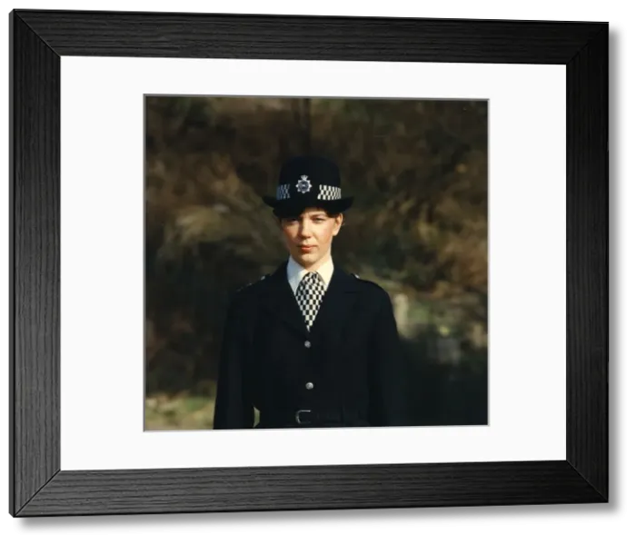 Framed Print : Woman police officer in uniform, London Framed Print : Woman police officer in uniform, London