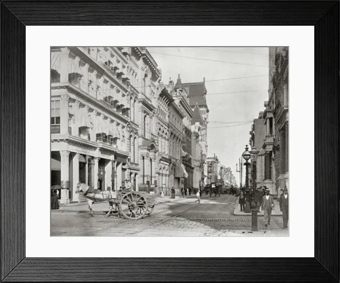 Framed Print : Chestnut Street, Philadelphia, Pennsylvania, USA Framed Print : Chestnut Street, Philadelphia, Pennsylvania, USA
