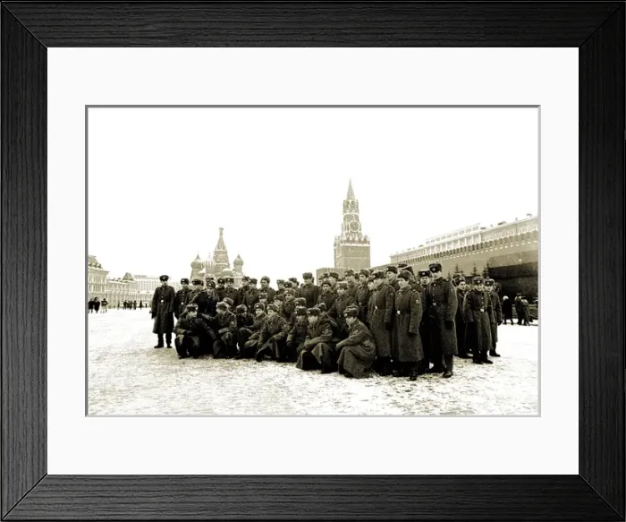 Framed Print : Russian Red Army Soldiers - Red Square, Moscow Framed Print : Russian Red Army Soldiers - Red Square, Moscow