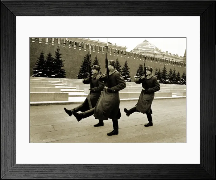 Framed Print : Outside Kremlin - Red Square, Moscow Framed Print : Outside Kremlin - Red Square, Moscow
