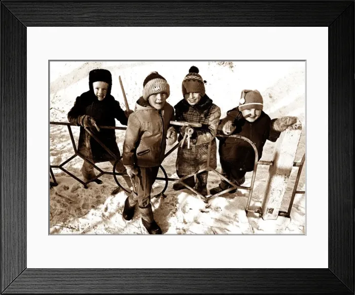Framed Print : Young guns - Moscow Framed Print : Young guns - Moscow