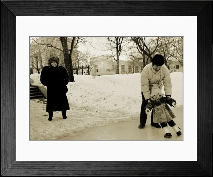 Framed Print : Russian family in Gorki Park, Moscow Framed Print : Russian family in Gorki Park, Moscow