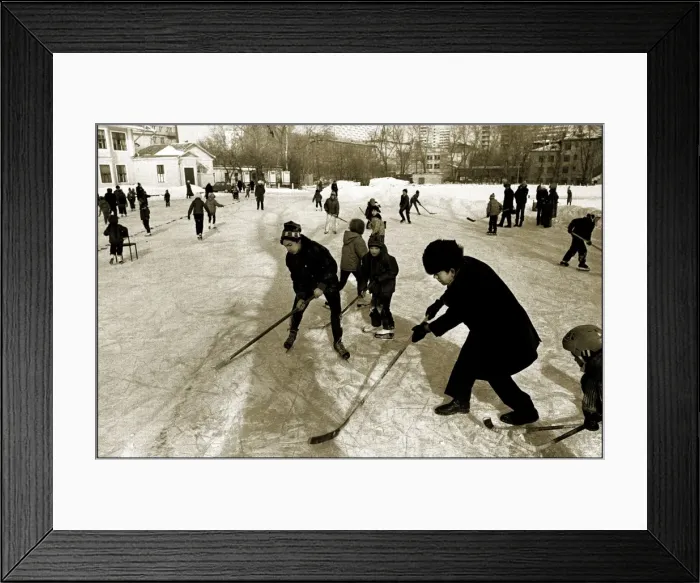 Framed Print : Ice hockey, played in a Moscow park Framed Print : Ice hockey, played in a Moscow park