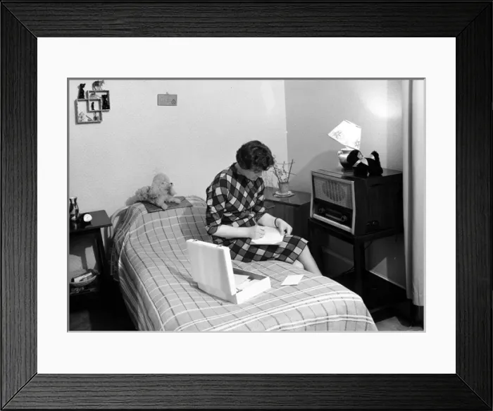 Framed Print : Woman police officer at Pembridge Hall Section House Framed Print : Woman police officer at Pembridge Hall Section House