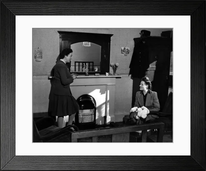Framed Print : Women police officers at Pembridge Hall Section House Framed Print : Women police officers at Pembridge Hall Section House