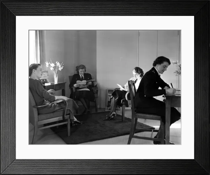 Framed Print : Women police officers at Pembridge Hall Section House Framed Print : Women police officers at Pembridge Hall Section House